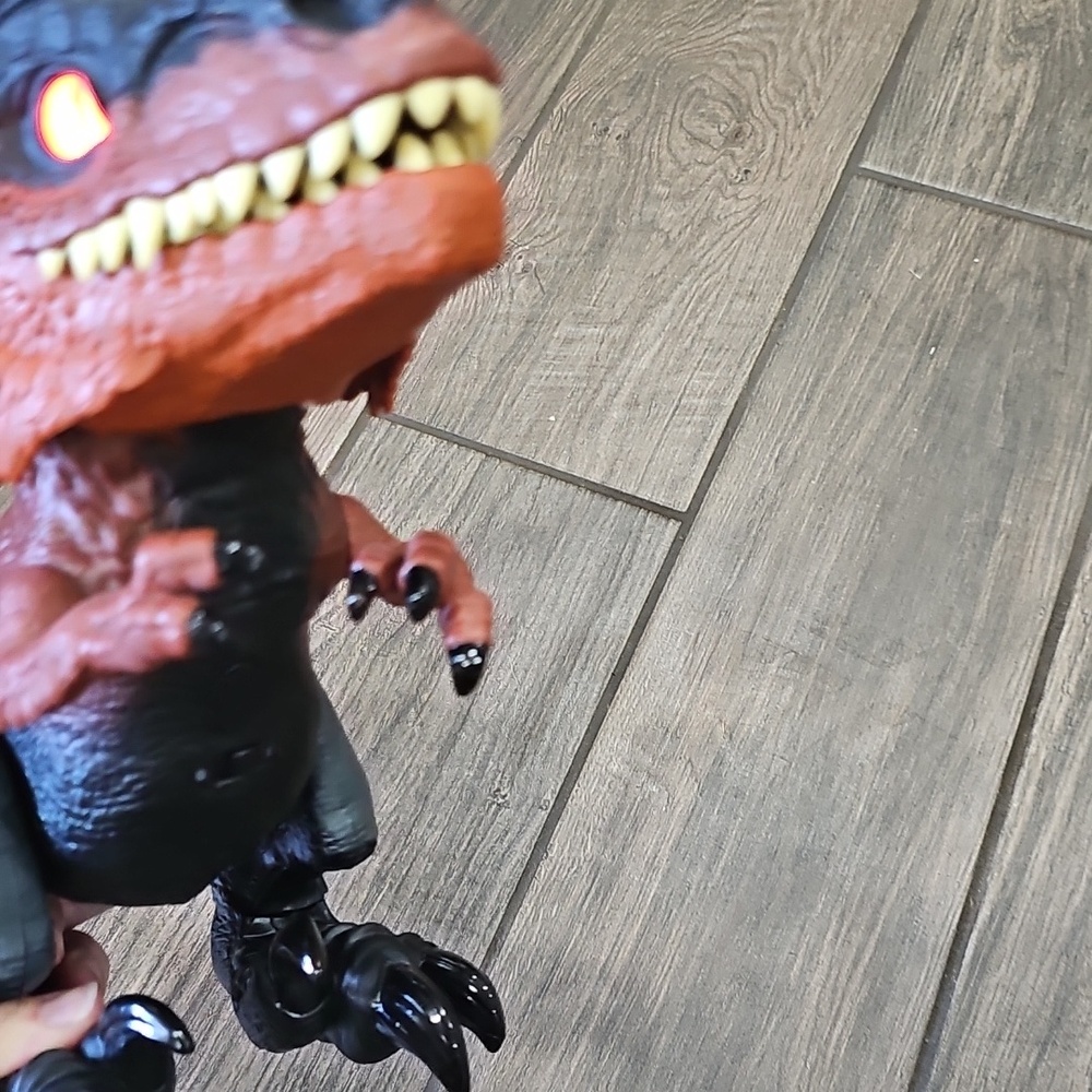 Jurrasic World Dominion  PYRORAPTOR Uncaged - Picture 6 of 9